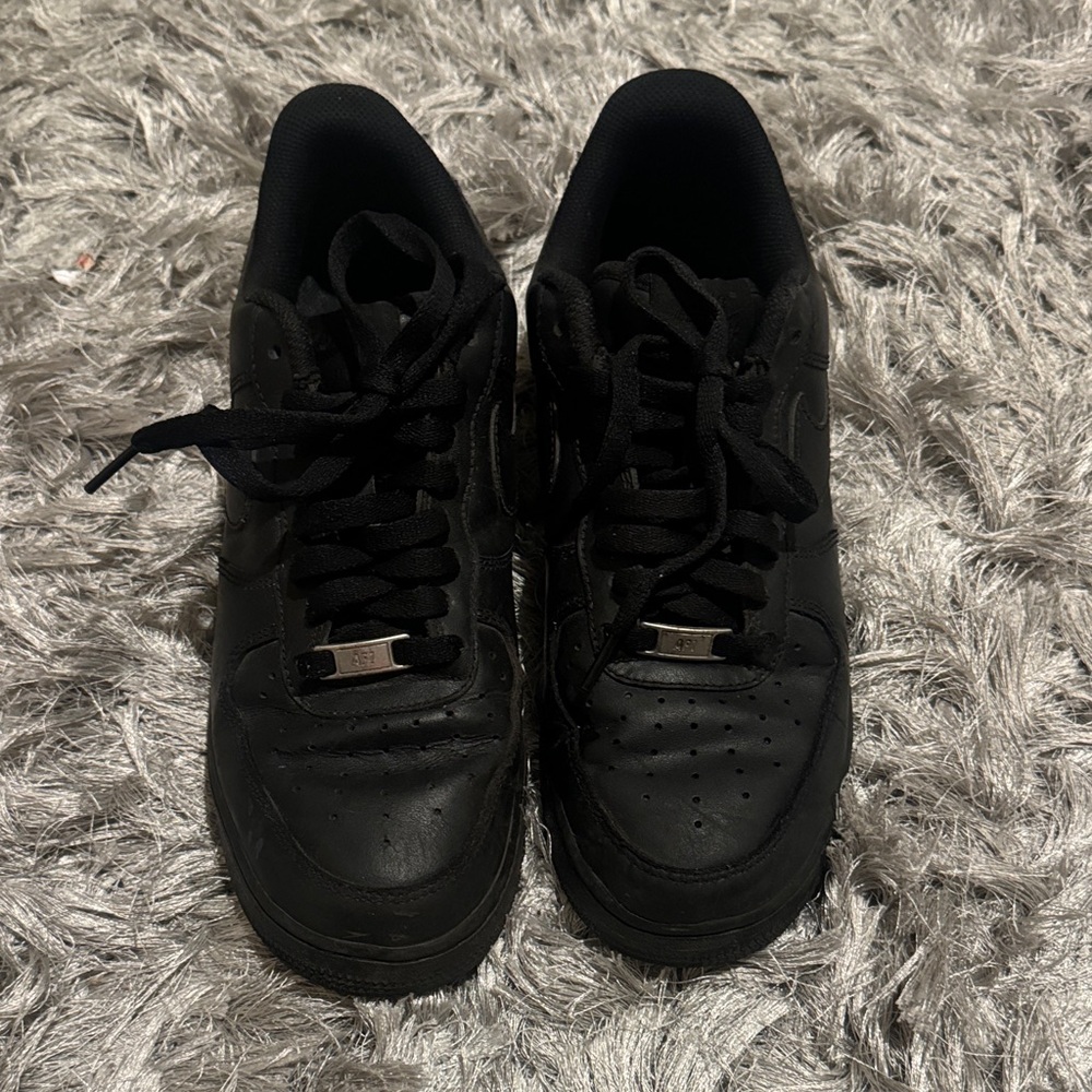 Sleek Black Men's Sneakers